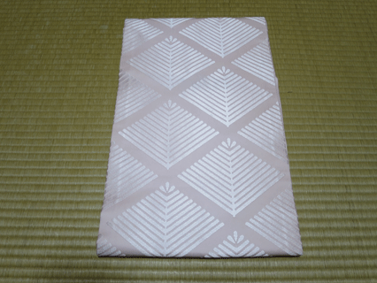 裄と身巾を出した宮古上布。